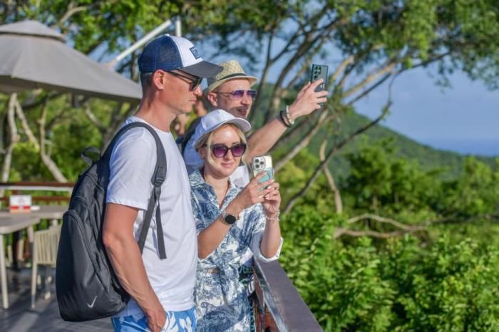 过境免签+即买即退！外国游客边逛边买 消费体验再升级